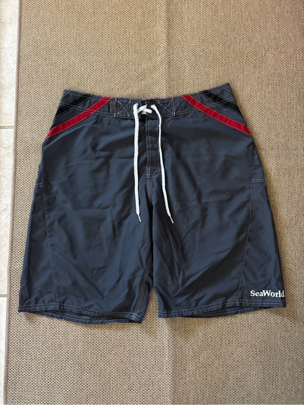 SeaWorld Men's Black Board Shorts Y2K
